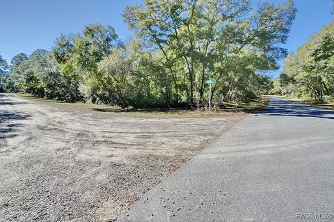 675 E Caldwell Dr, Citrus Springs, FL 34434