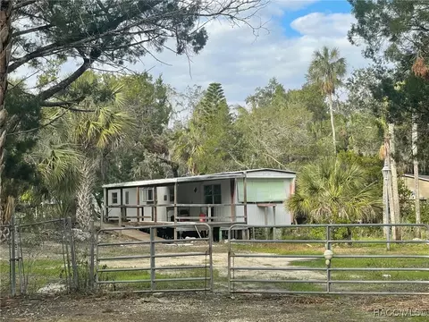 14403 W Seashell Ct, Crystal River, FL 34429