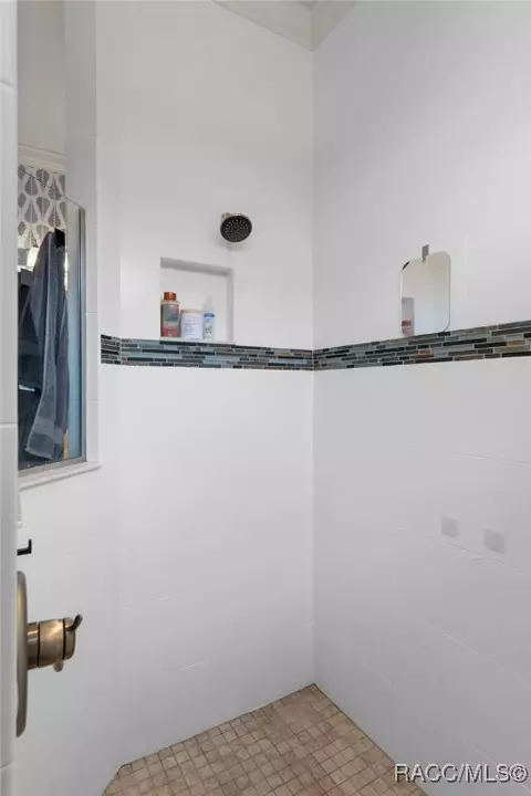 Bath - 1783 W Herick Ct, Hernando, FL 34442 photo 4 of 5