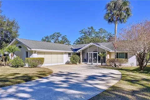 11910 W Riverhaven Dr, Homosassa, FL 34448