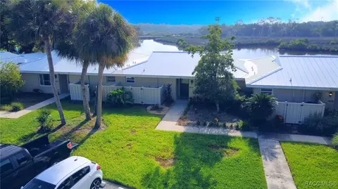 11468 W Bayshore Dr, Crystal River, FL 34429