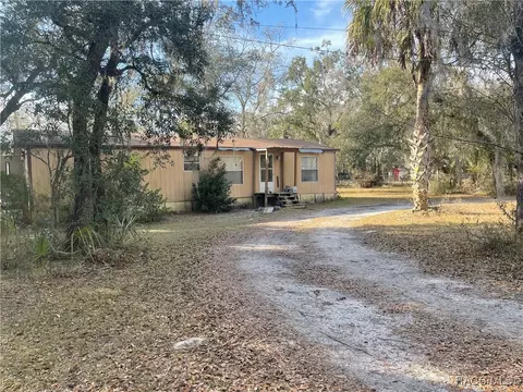 302 Debra St, Inglis, FL 34449