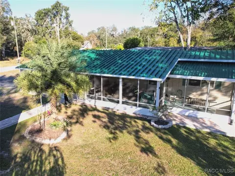 11590 E Salmon Dr, Floral City, FL 34436