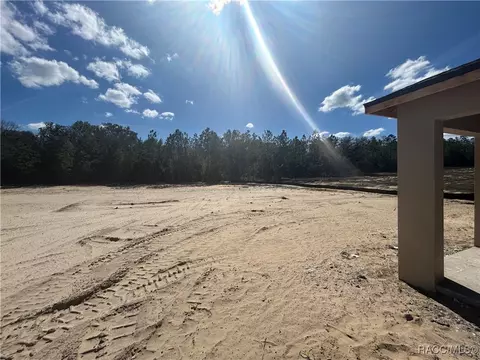 Exterior - 680 E Alaska Ln, Hernando, FL 34442 photo 5 of 6