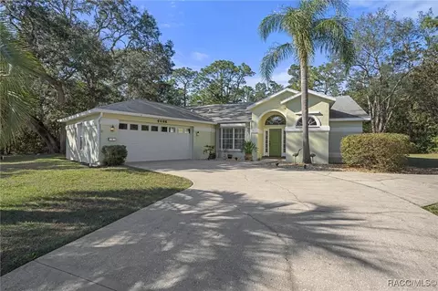 4 Spruce Pine Dr, Homosassa, FL 34446