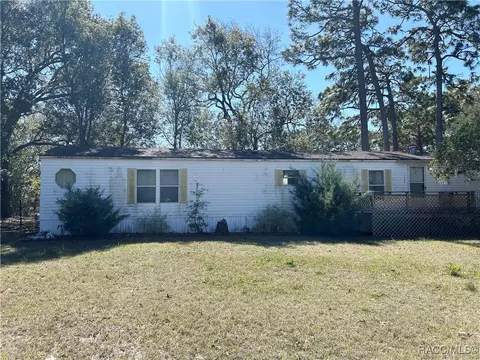 7150 W Parkway Ln, Homosassa, FL 34446