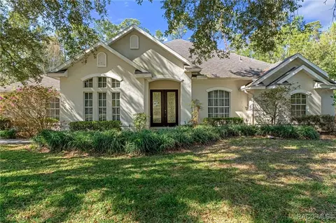 6 Oak Village Blvd S, Homosassa, FL 34446