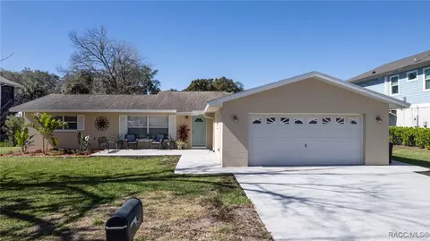 3850 N Nokomis Pt, Crystal River, FL 34428