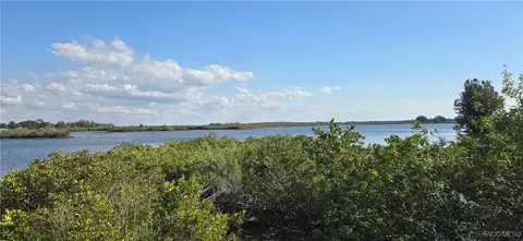 2175 S Seaport Pt, Crystal River, FL 34429