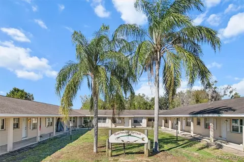 10 SE Kings Bay Dr #9, Crystal River, FL 34429