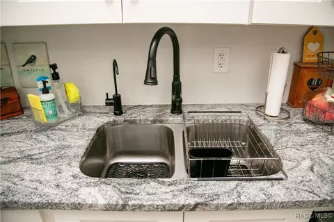 Kitchen - 6435 N Golden Rain Cir, Hernando, FL 34442 photo 7 of 7