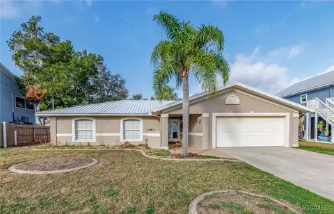1810 NW 20th Ave, Crystal River, FL 34428