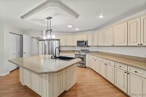 Kitchen - 919 W Pearson St, Hernando, FL 34442 photo 9 of 10