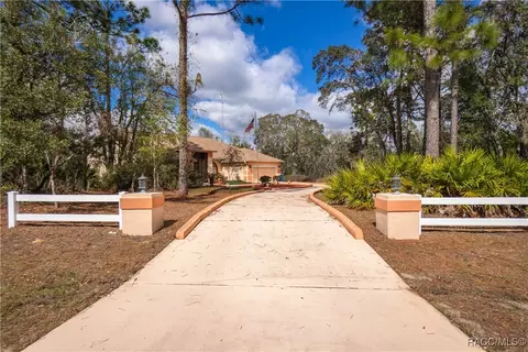 3121 W Lantana Dr, Beverly Hills, FL 34465
