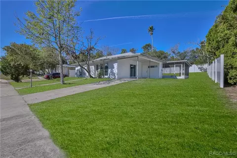6343 Skyline Ct, Spring Hill, FL 34606 photo 2