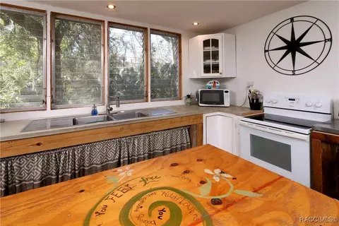 Kitchen - 6306 E Forest Trail Dr, Hernando, FL 34442 photo 2 of 2