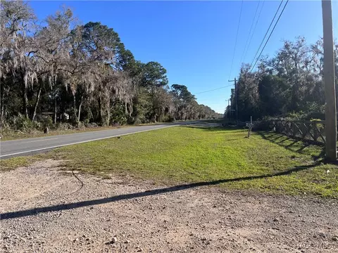 Exterior - 10590 Highway 40 E, Inglis, FL 34449 photo 10 of 12