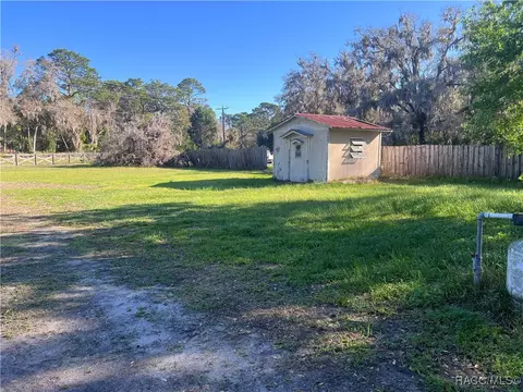 Exterior - 10590 Highway 40 E, Inglis, FL 34449 photo 8 of 12