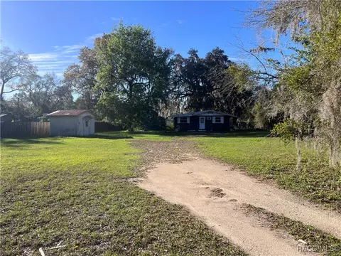 Exterior - 10590 Highway 40 E, Inglis, FL 34449 photo 11 of 12