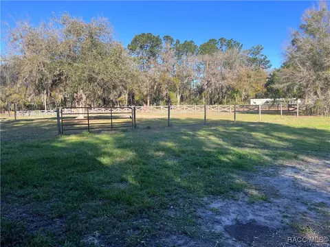 Exterior - 10590 Highway 40 E, Inglis, FL 34449 photo 7 of 12