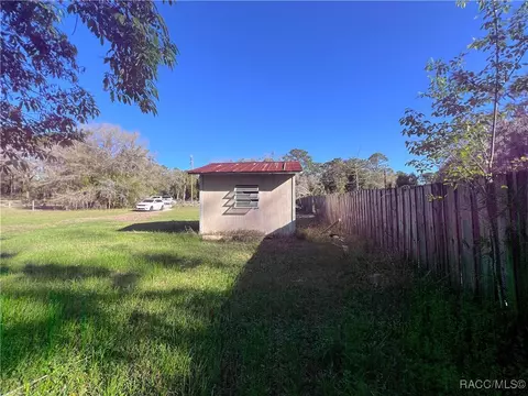 Exterior - 10590 Highway 40 E, Inglis, FL 34449 photo 6 of 12