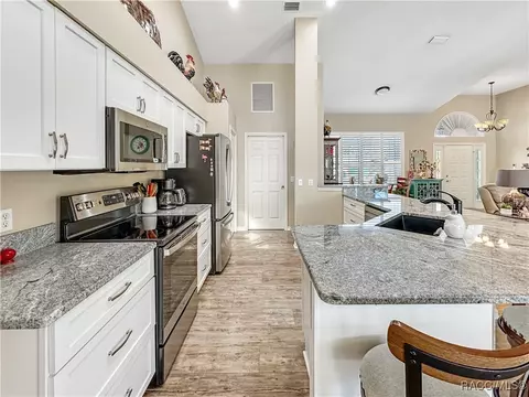 Kitchen - 3874 E Arbor Lakes Dr, Hernando, FL 34442 photo 2 of 6