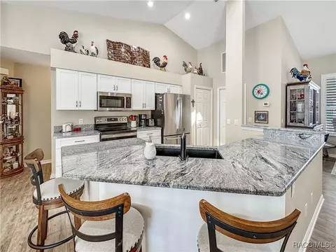 Kitchen - 3874 E Arbor Lakes Dr, Hernando, FL 34442 photo 4 of 6