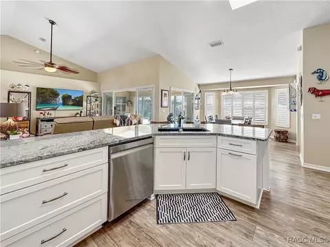 Kitchen - 3874 E Arbor Lakes Dr, Hernando, FL 34442 photo 3 of 6