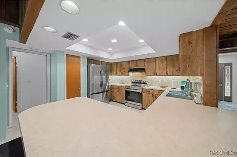 Kitchen - 4741 E Lakeview Pl, Hernando, FL 34442 photo 2 of 6