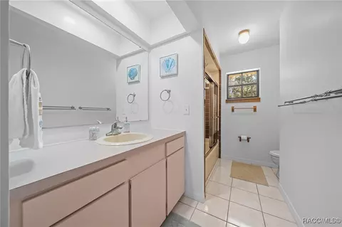 Bath - 4741 E Lakeview Pl, Hernando, FL 34442 photo 1 of 5