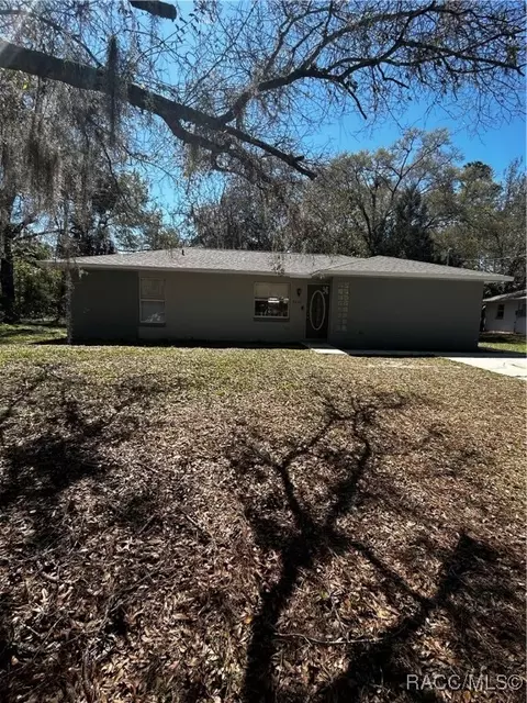 8490 N Sue Marie Pt, Crystal River, FL 34428
