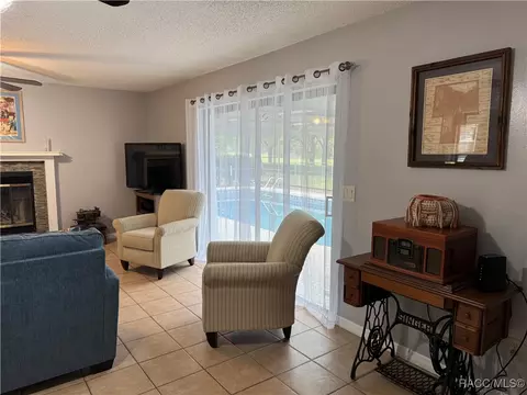 Living - 9341 W Turnberry Loop, Crystal River, FL 34429 photo 4 of 5