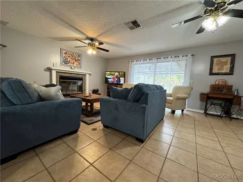 Living - 9341 W Turnberry Loop, Crystal River, FL 34429 photo 3 of 5