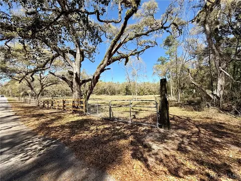 2172 E Dearborn Dr, Hernando, FL 34442 photo 3