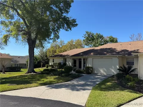 6044 W Dorset Dr, Crystal River, FL 34429