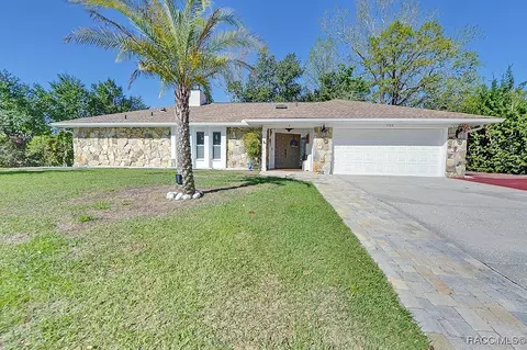 4 Mastic Ct E, Homosassa, FL 34446