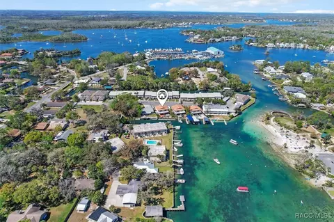 51 Beach Ln #1B, Crystal River, FL 34429