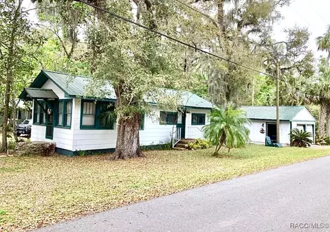 4 61st St, Yankeetown, FL 34498
