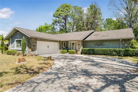 5 Hawthorne Ct, Homosassa, FL 34446