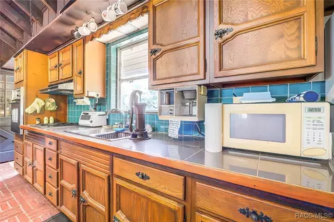 Kitchen - 13835 Ricks Is, Crystal River, FL 34429 photo 4 of 4