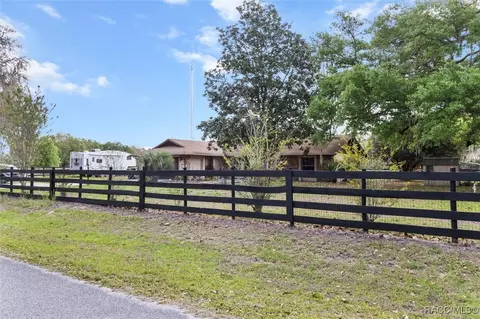 5829 N Mckree Ter, Crystal River, FL 34428