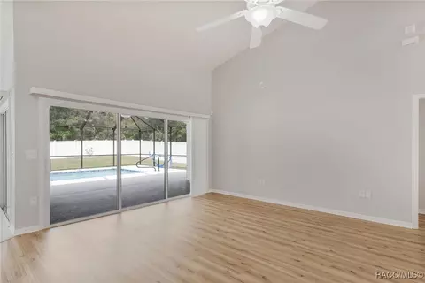 4070 N Forest Lake Dr, Hernando, FL 34442 photo 4