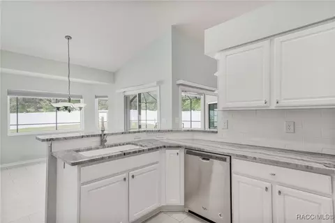 4070 N Forest Lake Dr, Hernando, FL 34442 photo 14