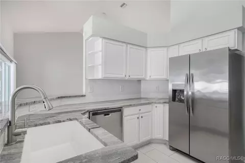 4070 N Forest Lake Dr, Hernando, FL 34442 photo 12