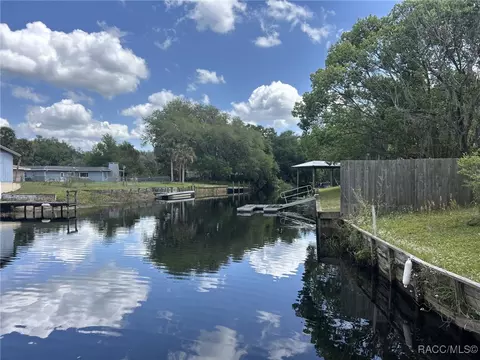 9402 E Southgate Dr, Inverness, FL 34450