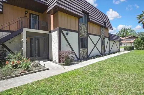 57 Douglas St #105, Homosassa, FL 34446