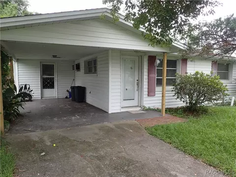 30 Plaza St, Beverly Hills, FL 34465