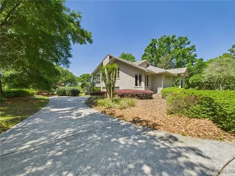Exterior - 3944 N Pine Valley Loop, Lecanto, FL 34461 photo 7 of 36