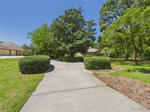 Exterior - 3944 N Pine Valley Loop, Lecanto, FL 34461 photo 5 of 36