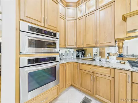 Kitchen - 3944 N Pine Valley Loop, Lecanto, FL 34461 photo 6 of 8